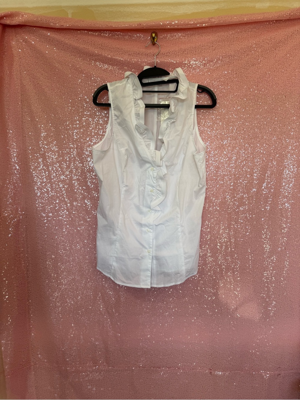 New York & Company White Sleeveless Ruffle V-Neck Button Blouse H2